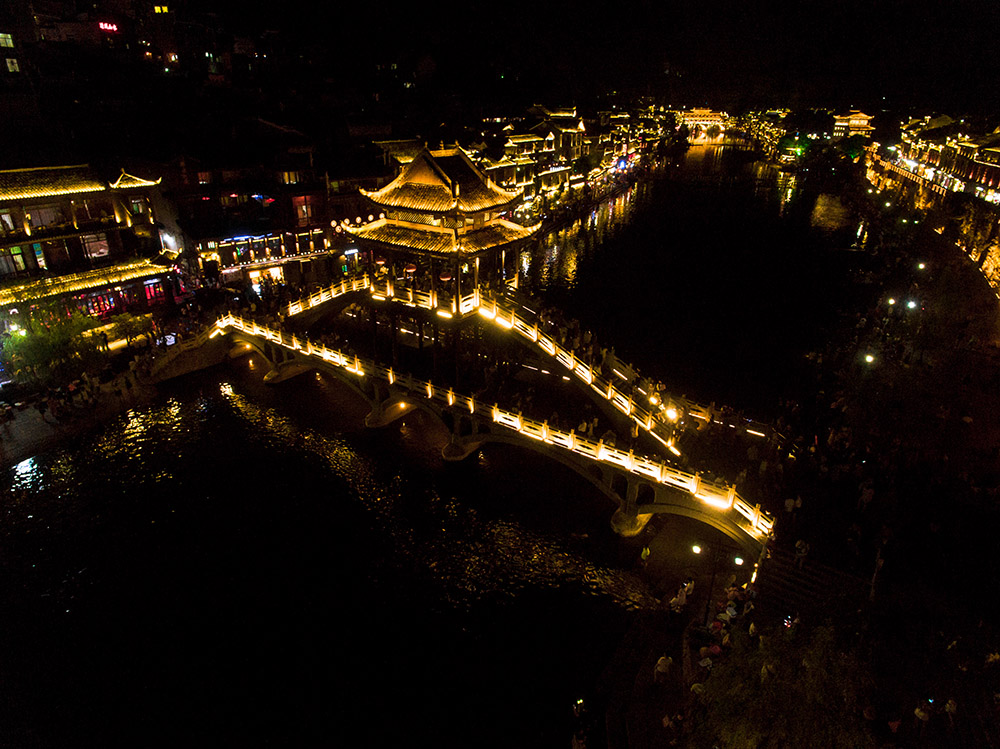 20230806531614.jpg 9.鳳凰風(fēng)、雪、雨、霧橋 配圖4.jpg